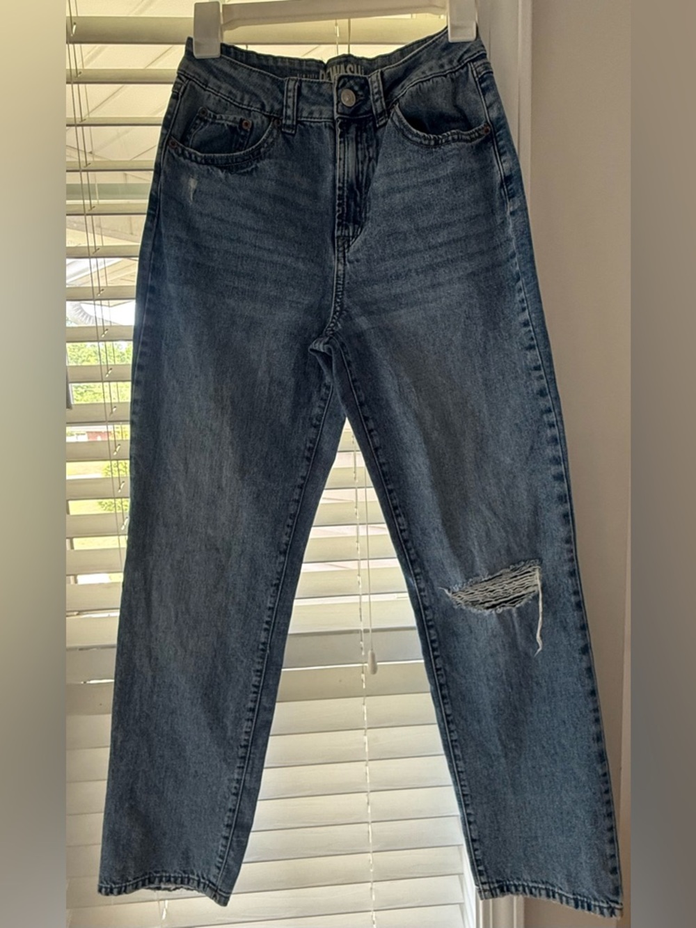 Rewash Straight Leg Jeans in Washed Blue with Knee Distress